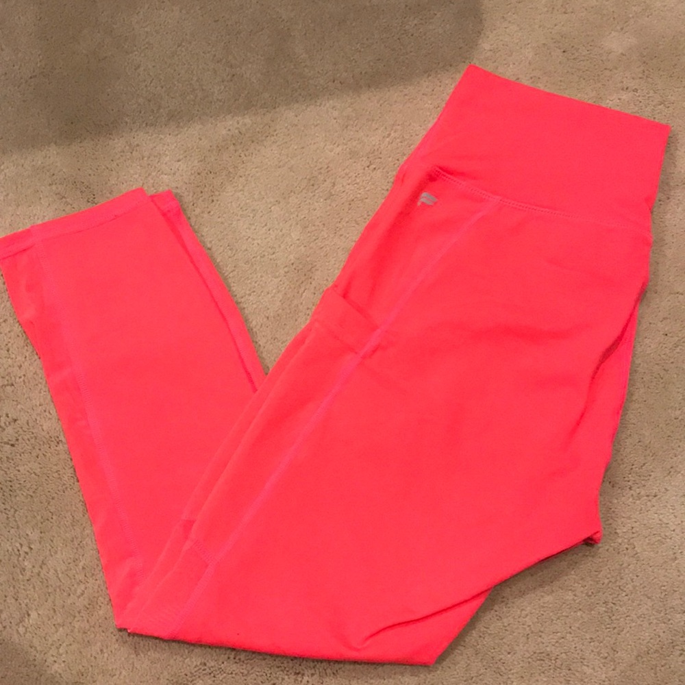 Fabletics - Mika High Waisted Pocket Capri